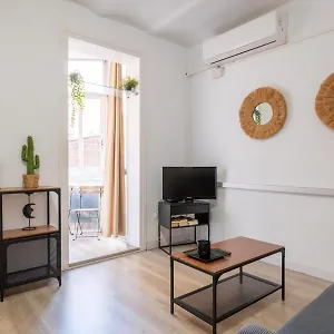 sagrada-familia-comfy-apartment.topbarcelonahotels.com/